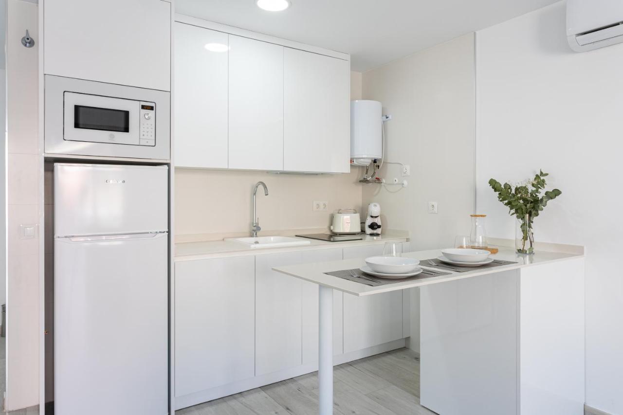 Apartamentos La Pelusa Малага Екстер'єр фото
