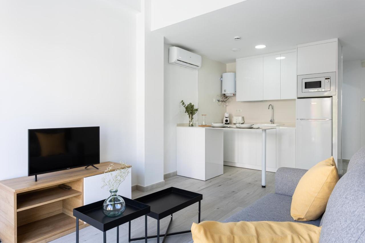 Apartamentos La Pelusa Малага Екстер'єр фото