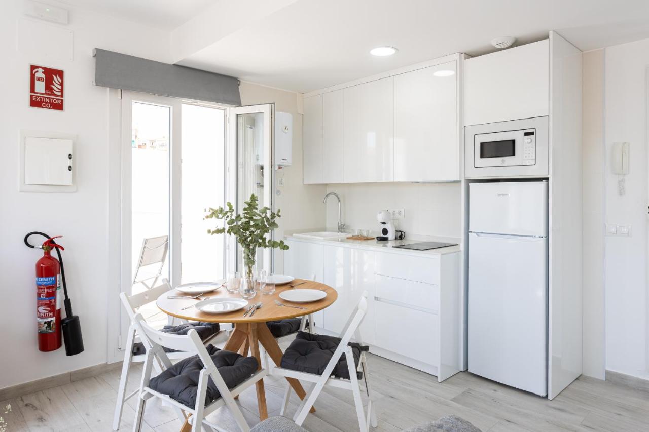Apartamentos La Pelusa Малага Екстер'єр фото